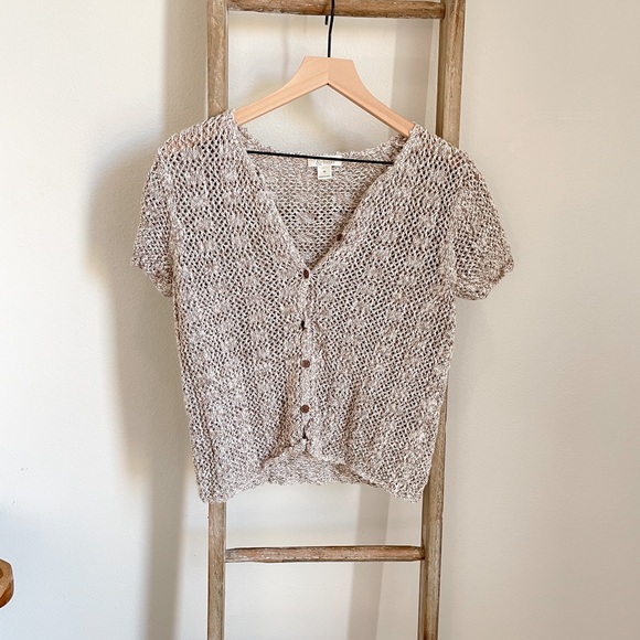 Neutral crochet button up top - Picture 1 of 4